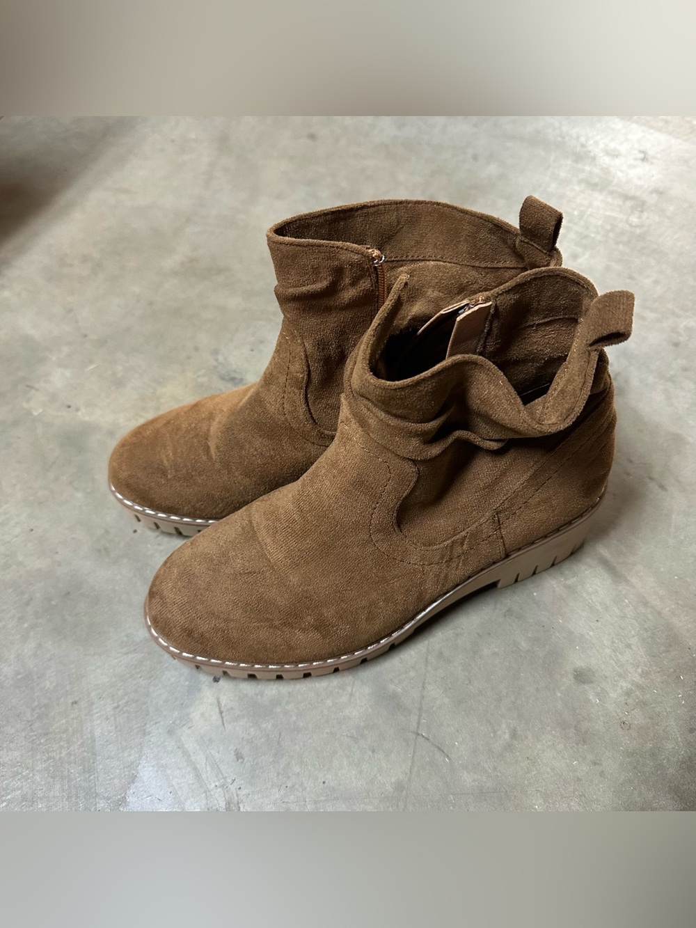 Very G Brown Suede Ankle Booties 📦